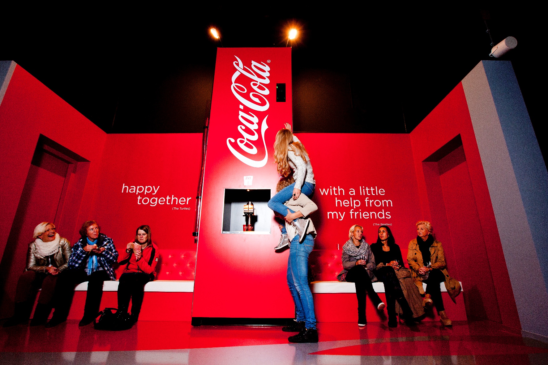 coca-cola-vending-machine-ziggo-dome-oktober-2012-lr